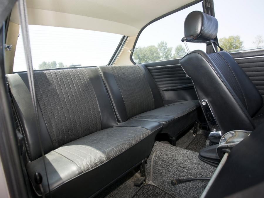  BMW 2000 tii Touring by Alpina 1972 года  (фото 3 из 8)